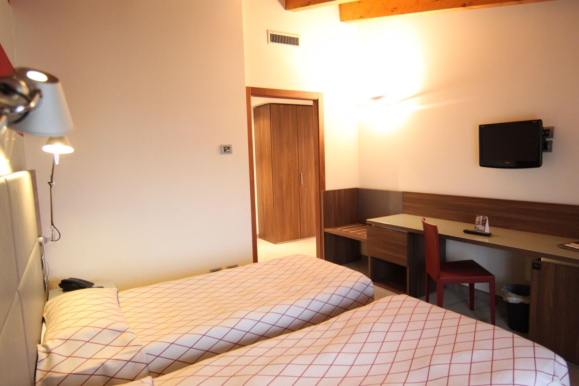 Hotel Del Parco วิเจวาโน ภายนอก รูปภาพ