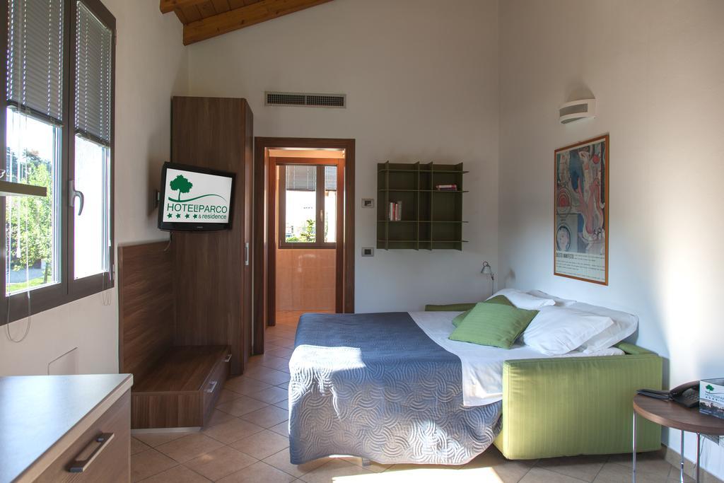 Hotel Del Parco วิเจวาโน ภายนอก รูปภาพ